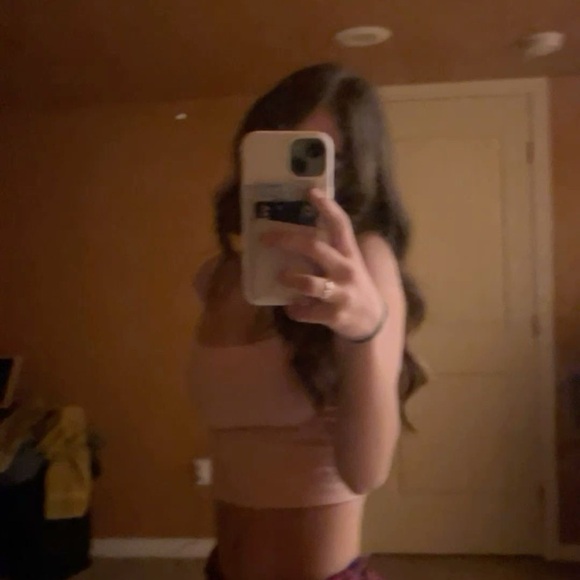 Meet your Posher, Ava - Picture 1 of 1